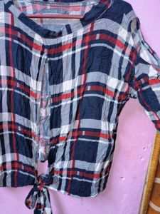 🎀200rs SALE🎀Cold Shoulder Plaid Tie-Front top