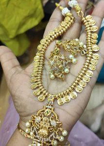 Exquisite Gold-Plated Necklace & Earrings Set