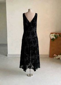 Elegant Black Floral Velvet Dress 36/38