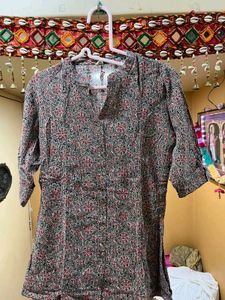 Kurti: Small To Medium, Chest Size: 34, Arm Size:13in