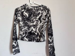 crop top woth long sleeves