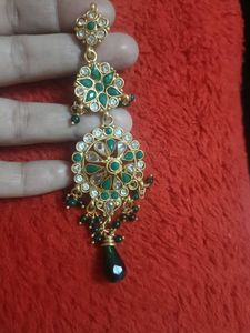 Elegant Green Gemstone earrings with free kanchain