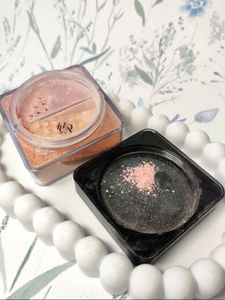 Huda Beauty loose Powder