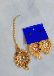 Exquisite Gold Pearl Maang Tikka &amp; Earrings Set