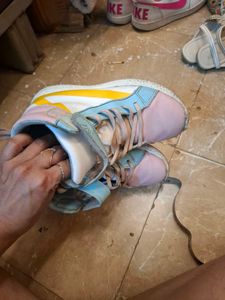 Chic Pastel Sneakers for girls 6 to 8years old