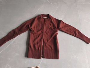 wool tshirt top seater