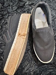 H&amp;M Black Slip-On Shoes