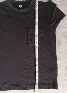 UNIQLO Classic Black Pocket Tee
