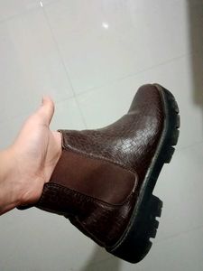 unisex Stylish Embossed Chelsea Boots