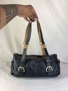 Vintage Vera Pelle Italian Barrel Shoulder Y2K bag
