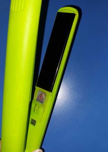 Ultima Pro Hair Straightener