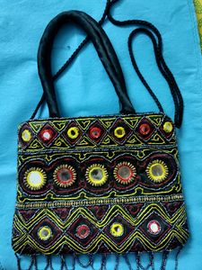 Traditional Bag With One Compartment