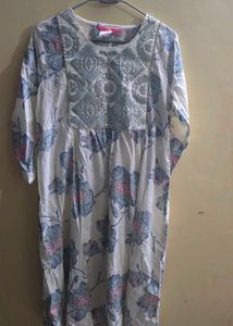 Embroidered Floral Kurta✨️