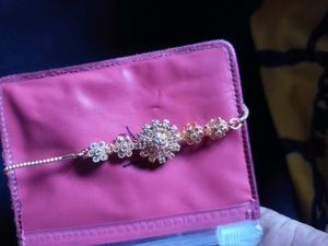 Sparkling Flower Design Bracelet