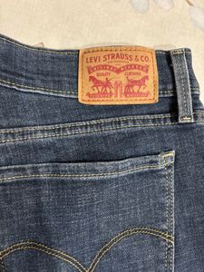 Levi's Women's Dark Wash Skinny Jeans
