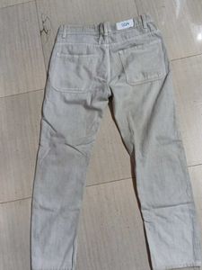 Light Wash Jeans with Lightning Print