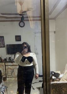 Chic Bow Detail Top with Puff Sleeves