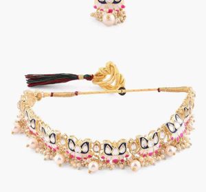 Elegant Kundan Jewellery Set
