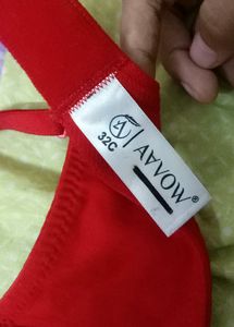 Price Dropped 🎉🎉Branded Red T-shirt Padded Bra