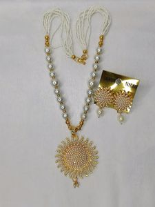 Gold Toned Moti Mala with earrings