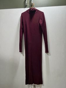 Maroon Ribbed Turtleneck Maxi Dress