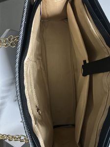 Chic Tote Bag with Gold Chain