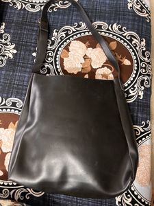 Chic Black Faux Leather Shoulder Bag