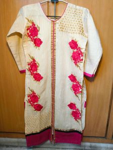 Elegant Cream Kurta with Pink Floral Embroidery