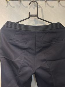 Zara Navy Blue Cropped / cigarette Trousers