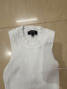 Chic White Ribbed Lace-Up Crop Top