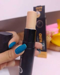 Colors Queen &amp; Blue Heaven Foundation with spf 25