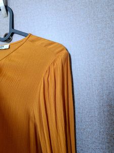 ONLY Mustard Top