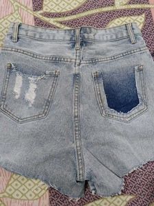 Stunning Urbanic Shorts - M size