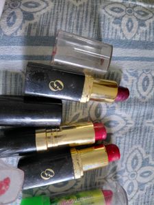 Lot of 7 Lipsticks