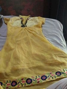 Elegant Yellow Kurta Set size m