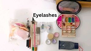 30-Piece Color Eye Vanity Set + Free Chambor Gift