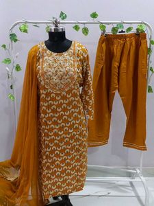 Very graceful Brand New Suit Set