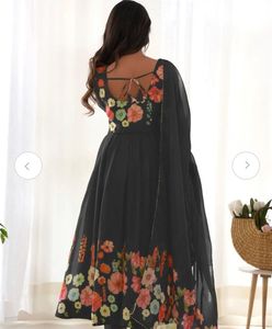 Elegant Floral Anarkali Kurta With Duppta