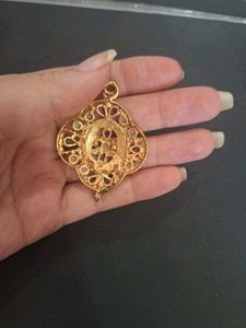 Elegant Gold-Toned Pendant