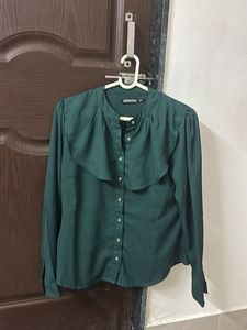 Elegant Green Button-Up Blouse