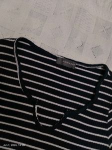 Striped V-Neck Cropped Top
