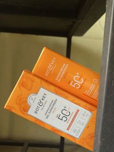 Dot &amp; Key Mango Sunscreen SPF 50