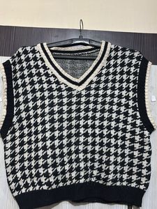 Houndstooth V-Neck Knit Vest