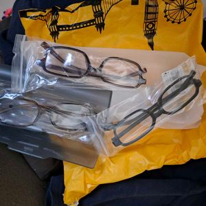 Savana by Urbanic Sunglasses with case