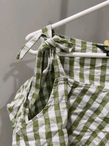 Checked Sleeveless Summer top