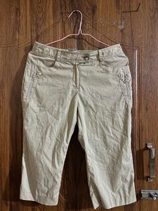 Stylish Beige Cropped capri Pants