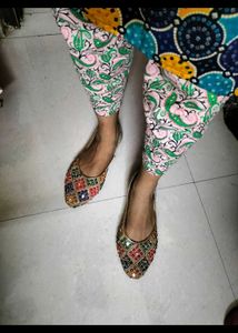 Embroidered Indian Jutti Flats