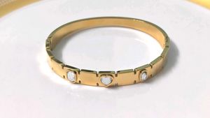 Anti turnish kada bracelet with white Gems