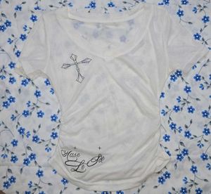 Casual White V-Neck Graphic T-Shirt