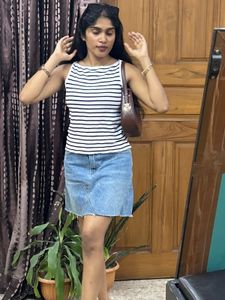 Stylish Denim Mini Skirt ( fixed price )